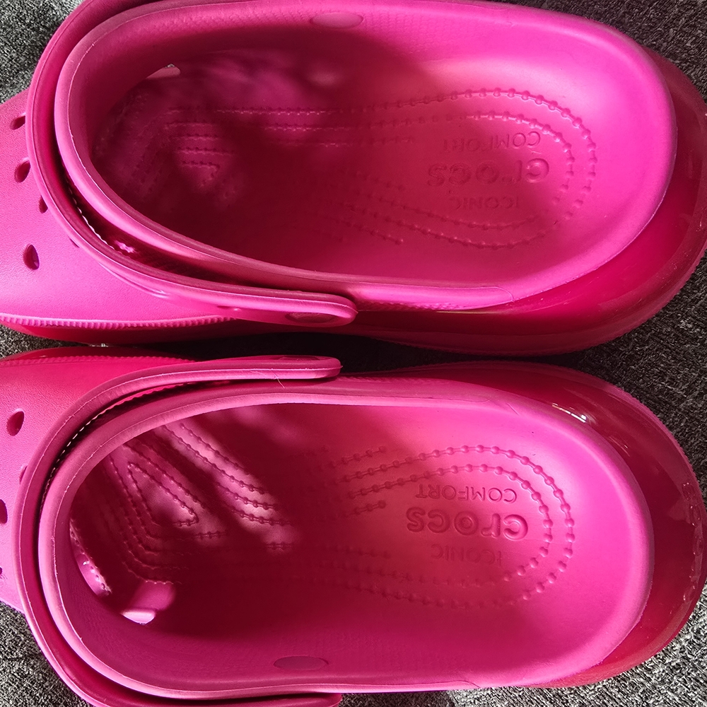 CROCS Pink Platform Clogs - Picture 4 of 5